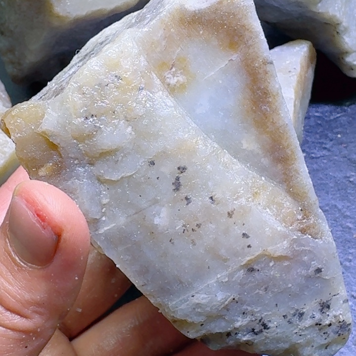 和田玉未镶嵌珠宝半成品