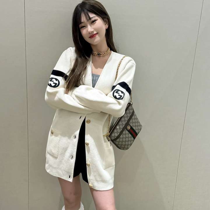 全新未使用 GUCCI/古驰  Gucci 互扣式双G金扣羊毛开衫 L码