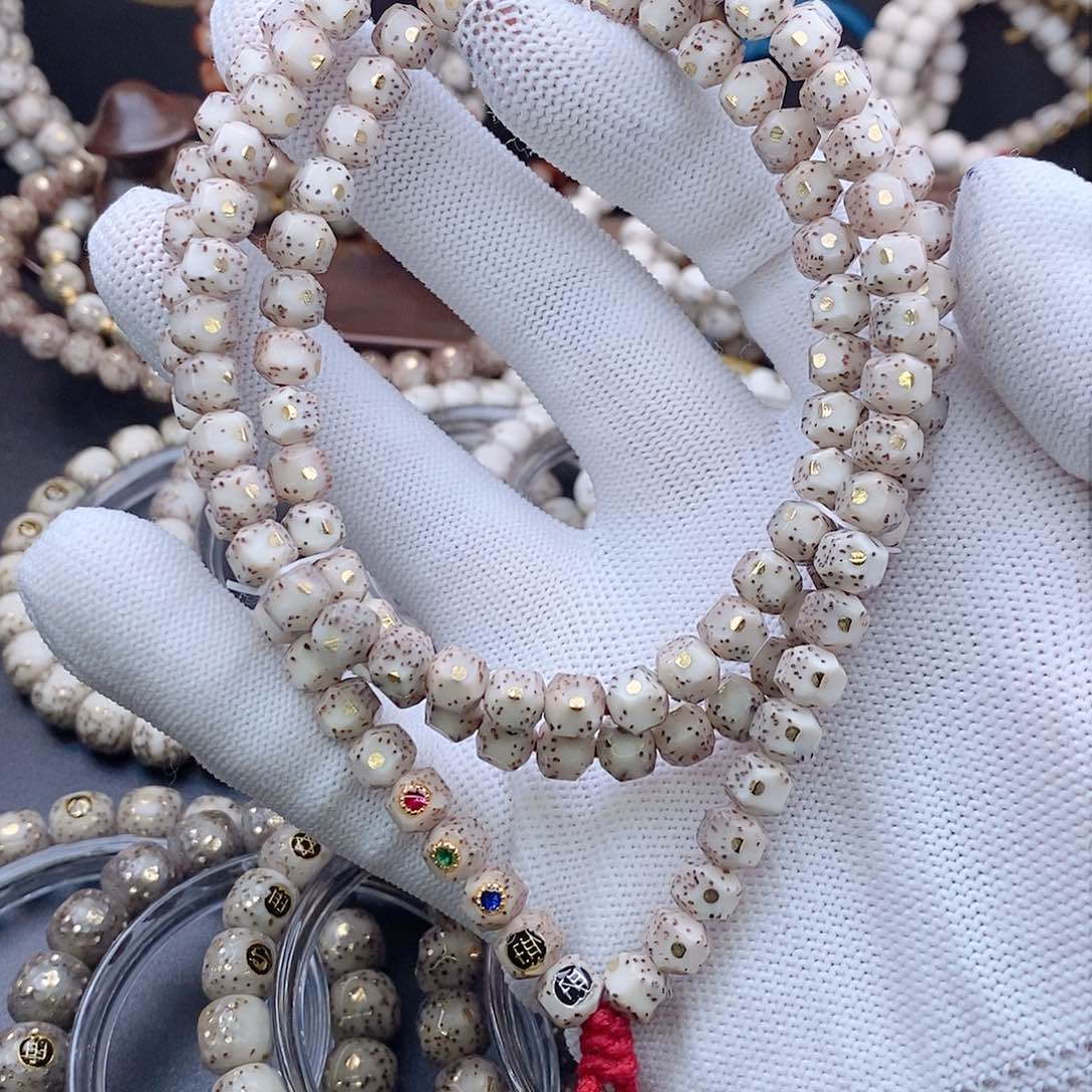 吊坠星月菩提是***呀星月