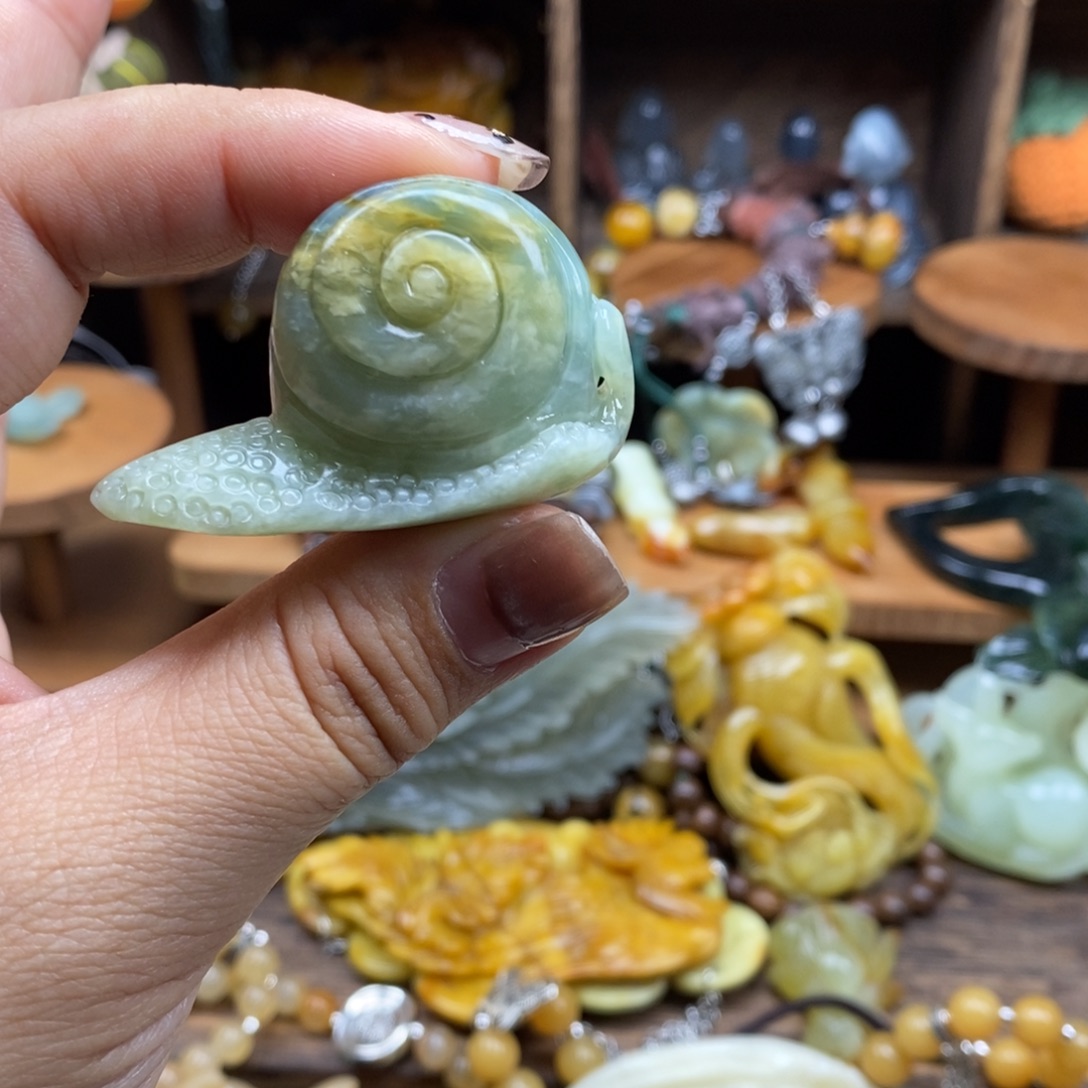 蛇纹石玉未镶嵌吊坠(赠链)