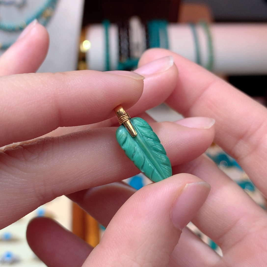 绿松石珠宝奇石18K金镶嵌