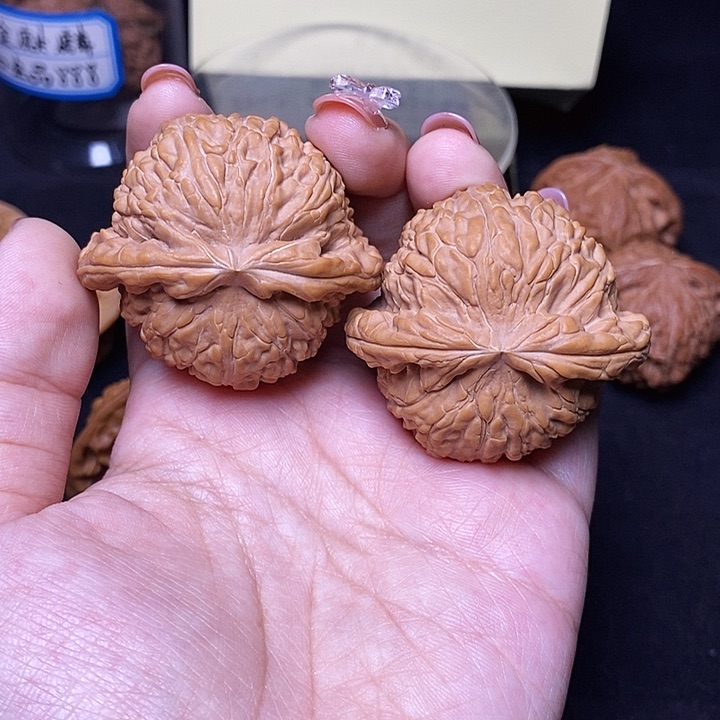 核桃把件山**间45闷白球白218