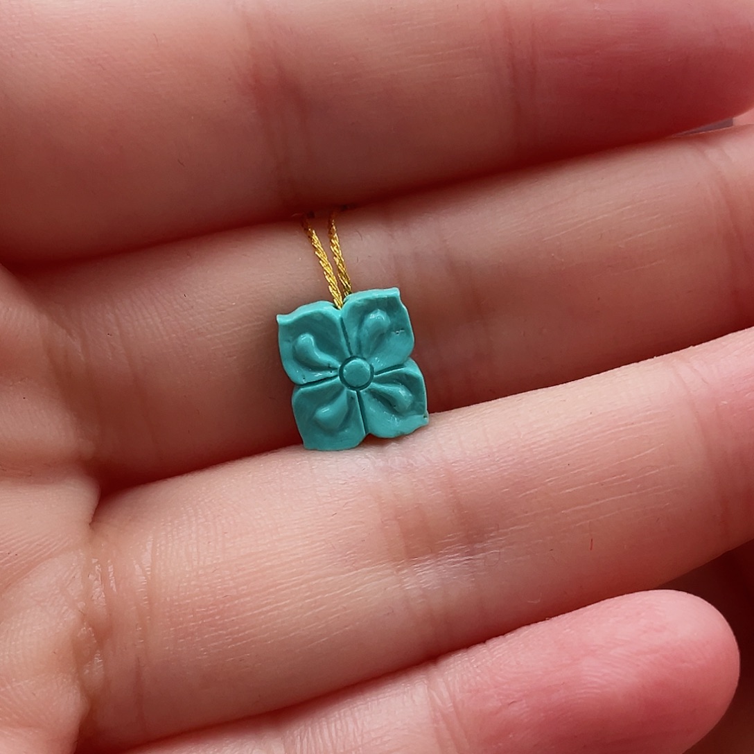 绿松石颈饰未镶嵌