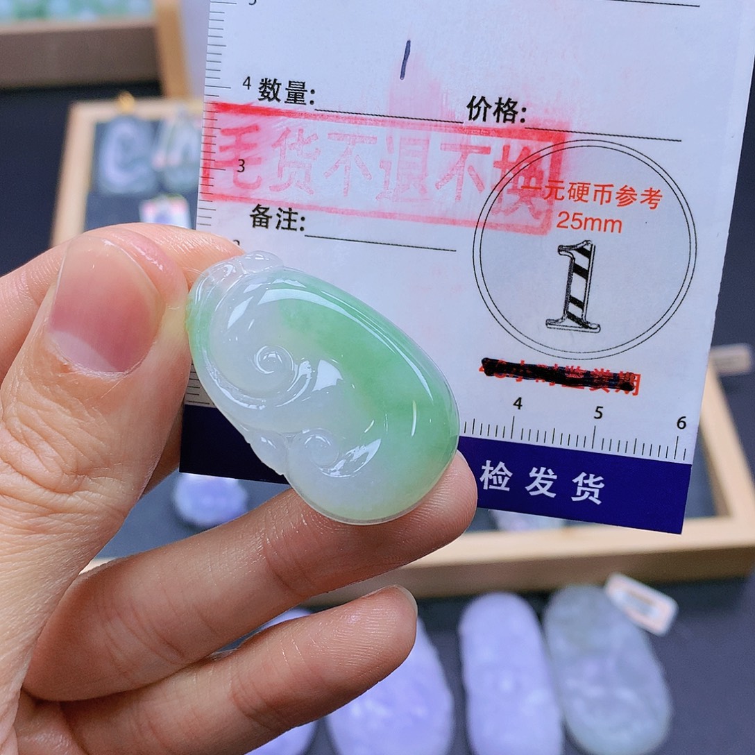 翡翠未镶嵌颈饰翡翠