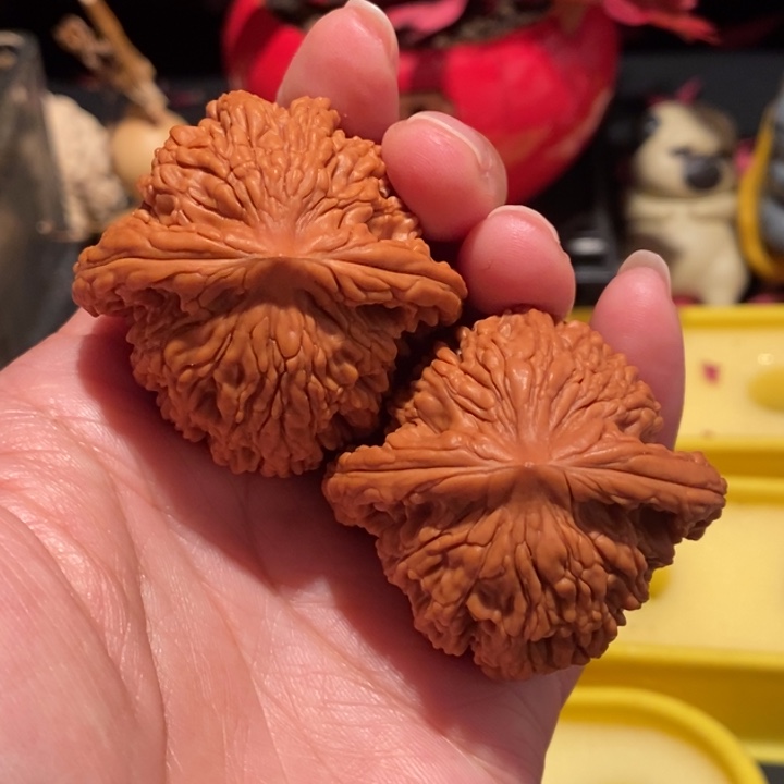 凌***?文玩核桃44+尺全品虎头