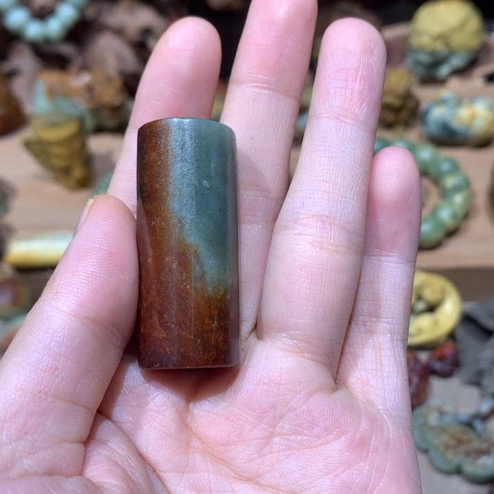 未镶嵌岫岩河磨玉（透闪石质玉）挂件