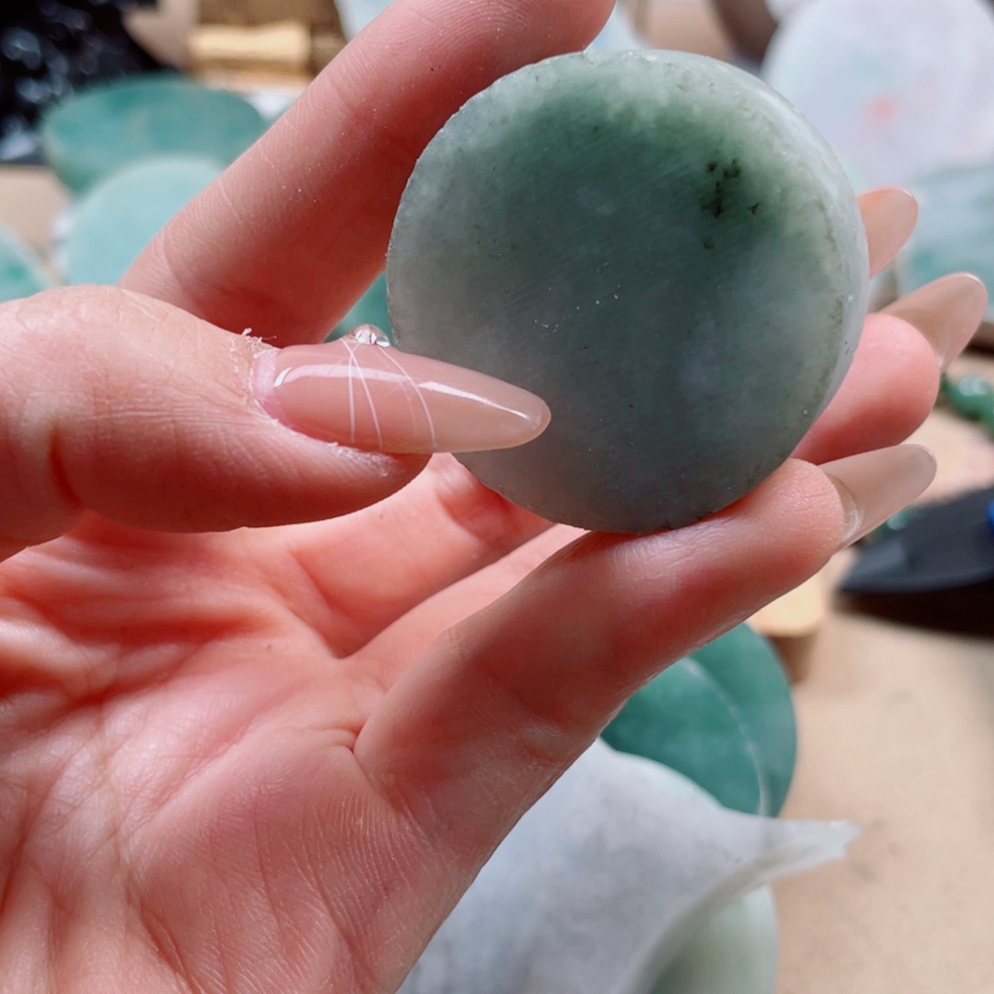 翡翠未镶嵌颈饰476……