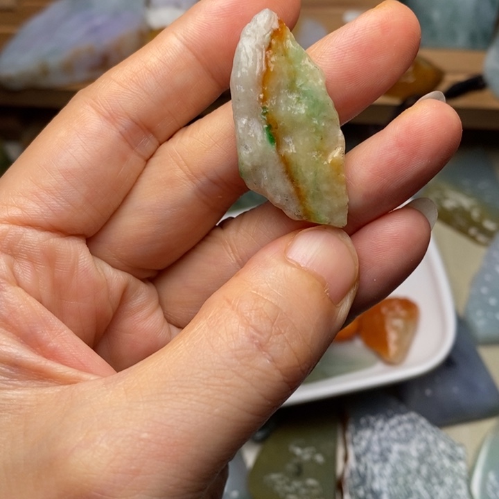颈饰未镶嵌翡翠天然