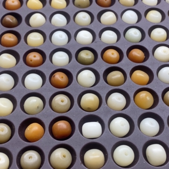 吊坠白玉菩提瑕疵10/9多宝墩100卡灯牌宠300