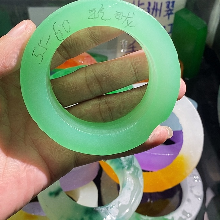玲****玉非洲老料白搭手镯