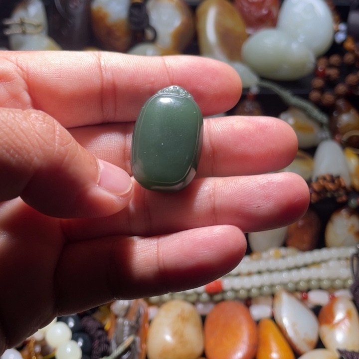 和田玉未镶嵌珠宝奇石