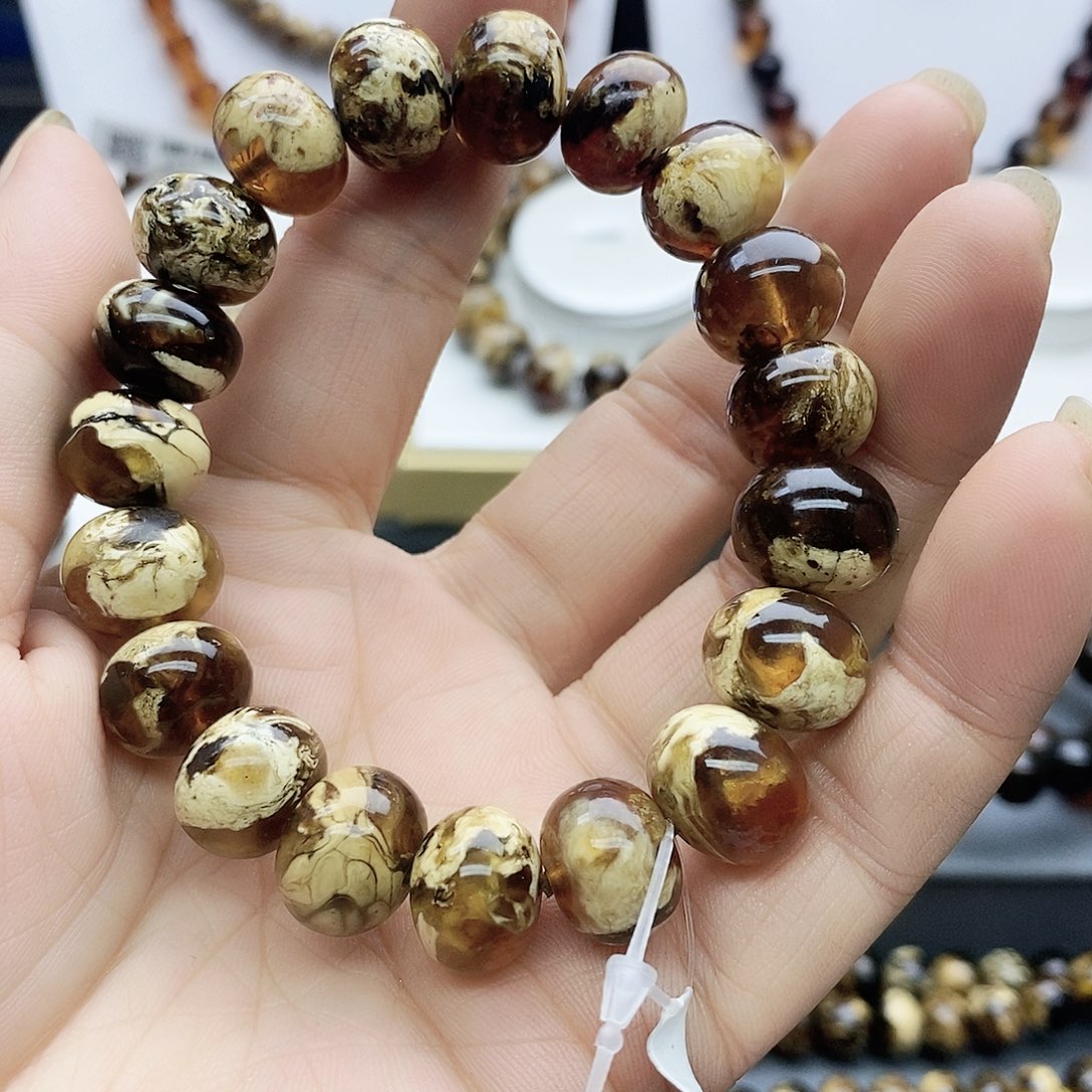 琥珀颈饰未镶嵌A****?琥珀13