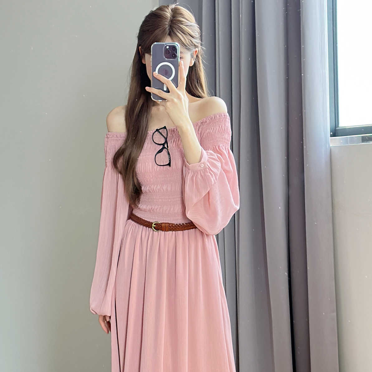 小小仟 显瘦粉嫩打揽收腰大裙摆连衣裙配腰带