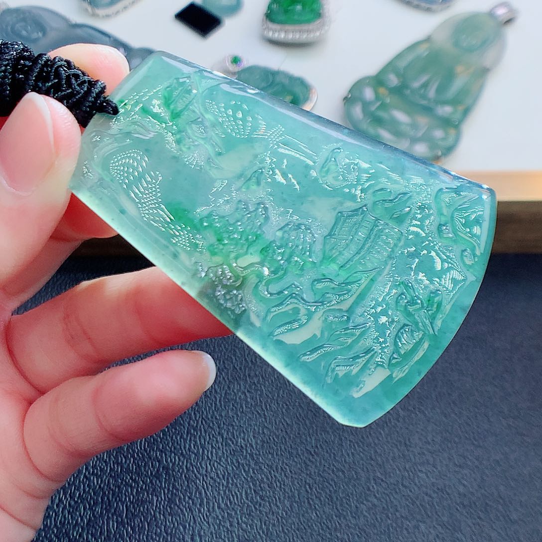 翡翠颈饰未镶嵌翡翠