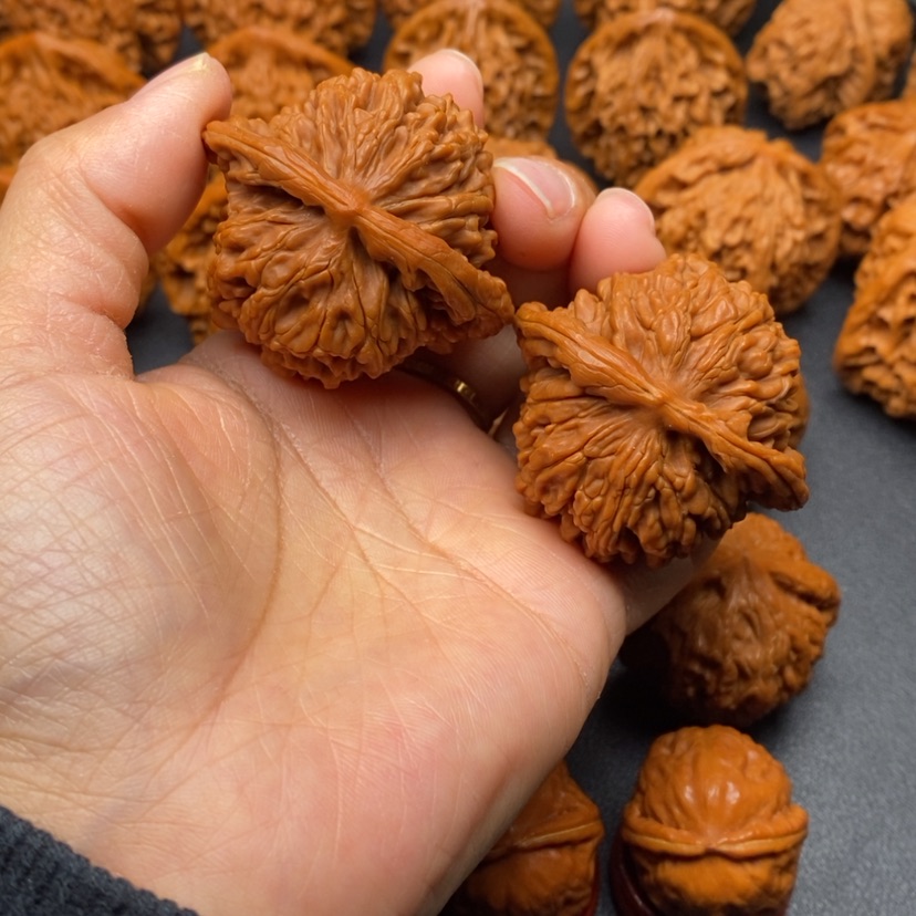 【闪购商品】文玩核桃把件46篓子