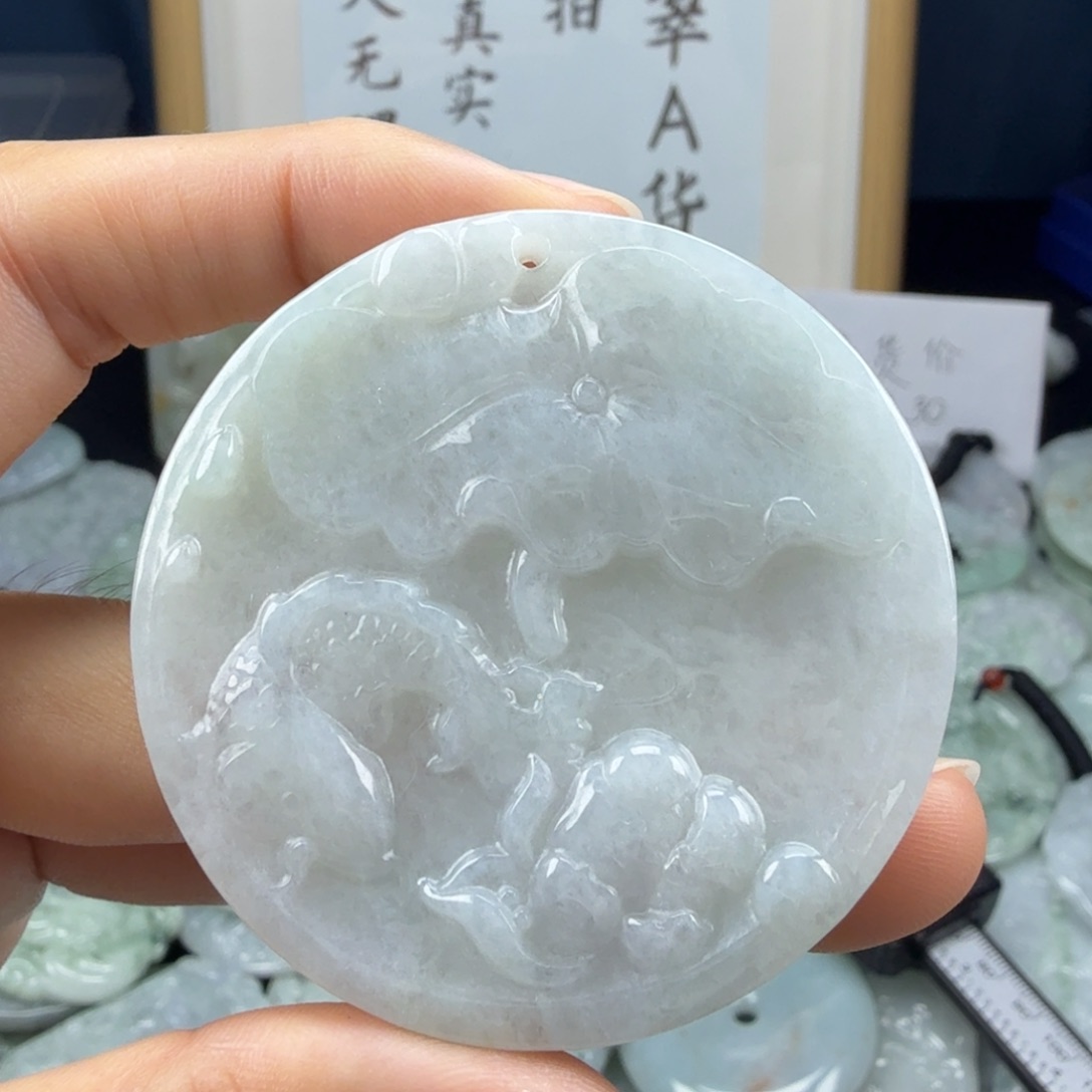 翡翠未镶嵌颈饰翡翠