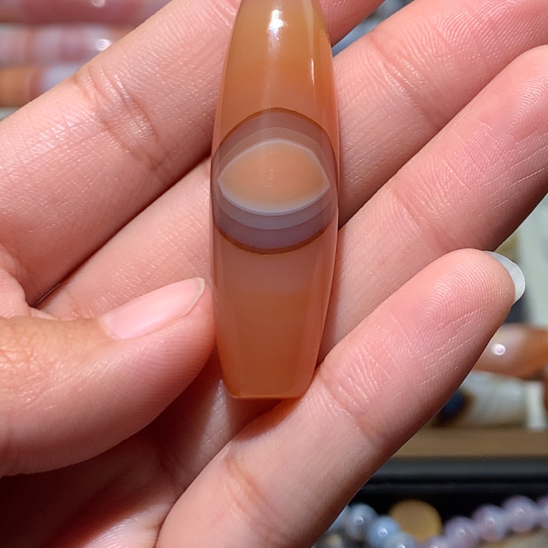 梁***生玛瑙/玉髓未镶嵌颈饰