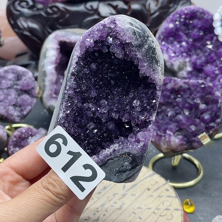 未镶嵌水晶大型摆件（非配饰）