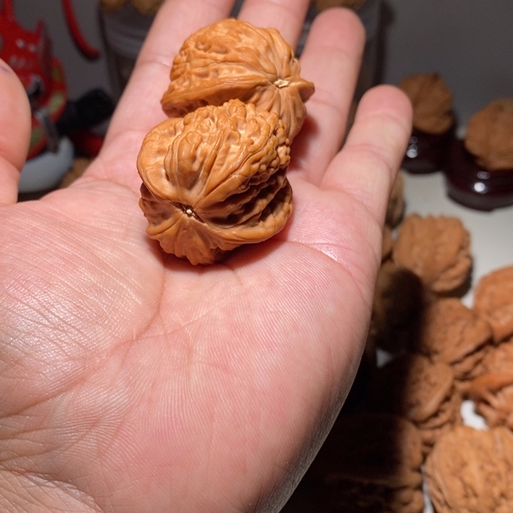 M****i文玩核桃石子磨核桃