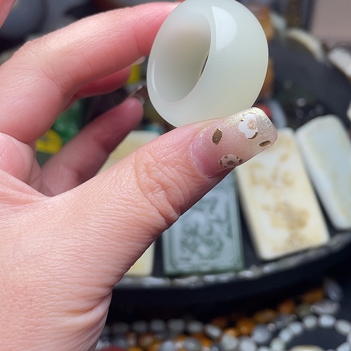 和田玉（糖玉）未镶嵌颈饰