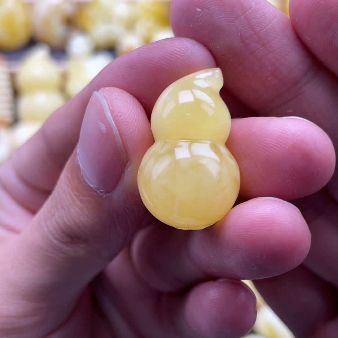 琥珀未镶嵌裸石蜜蜡