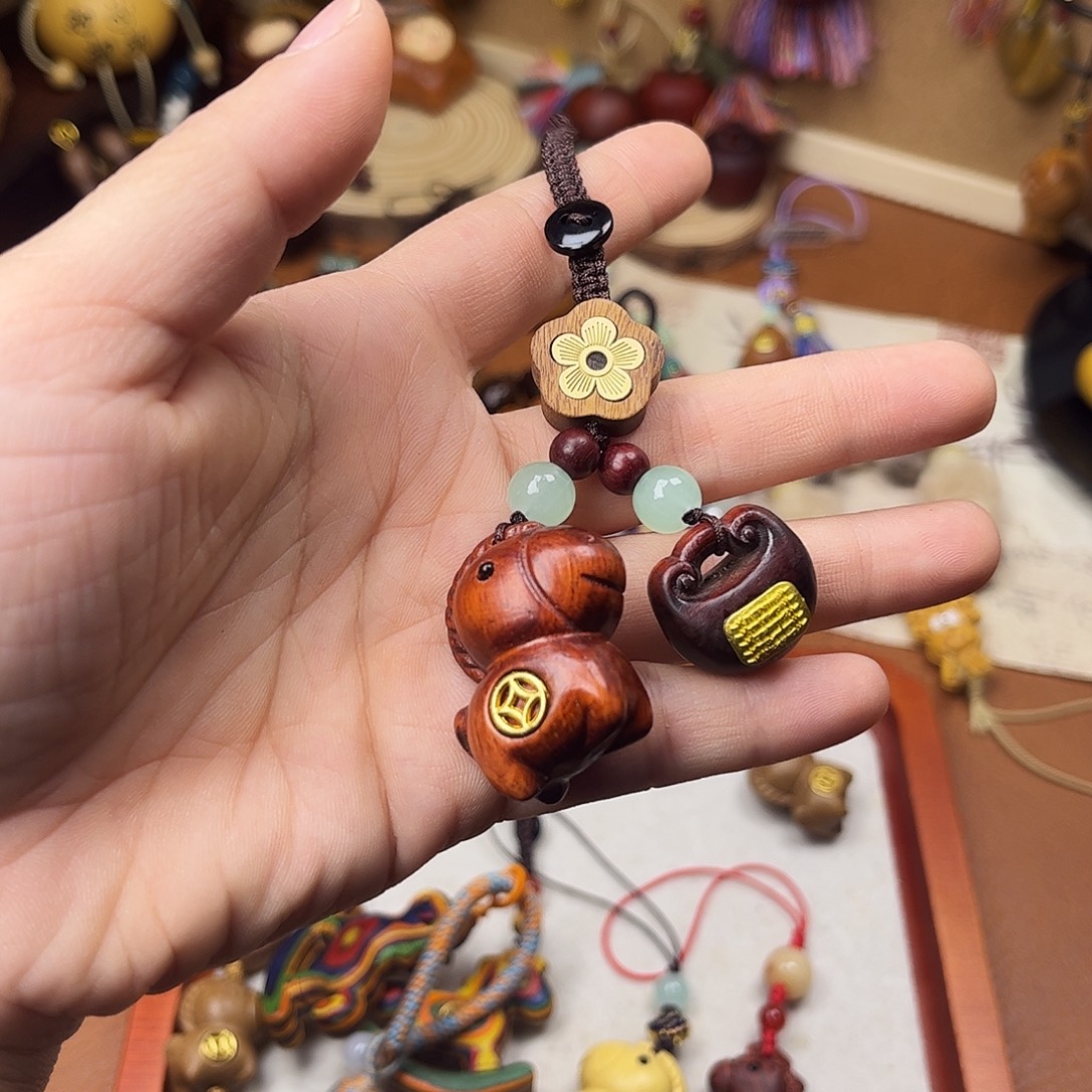 木质类檀木小马福袋钥匙扣