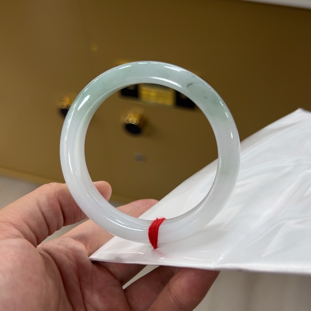 翡翠手镯未镶嵌天然翡翠手镯