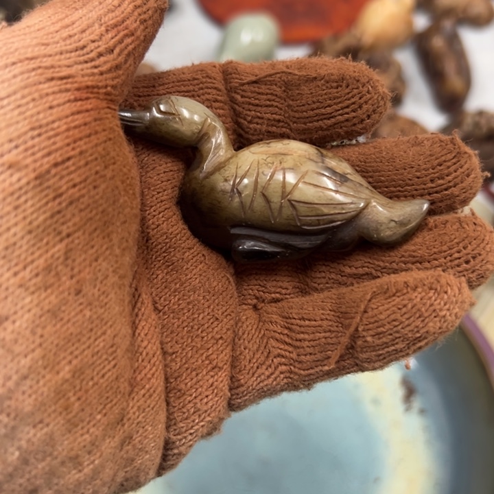 龙***飞和田玉未镶嵌挂件