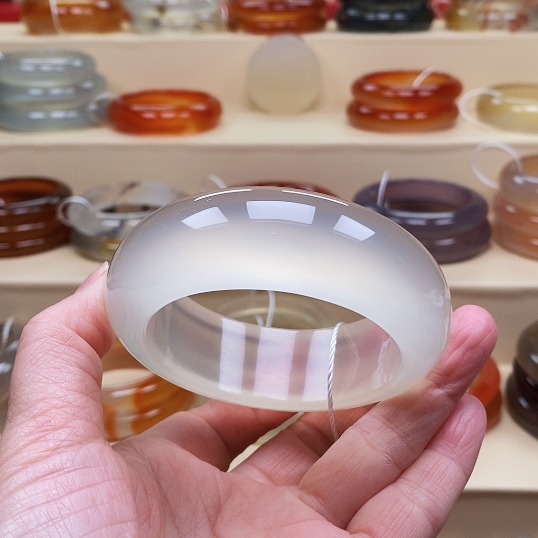 玛瑙/玉髓手镯未镶嵌