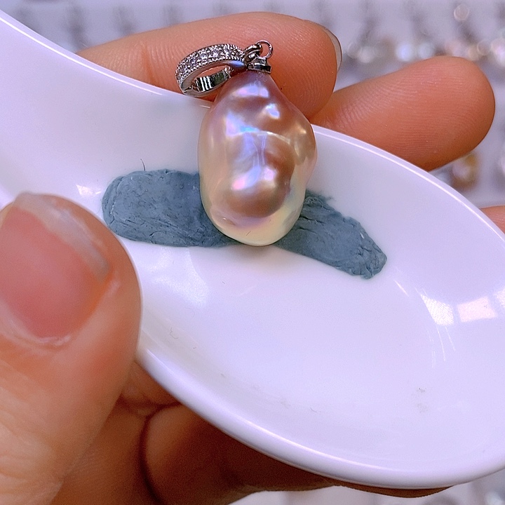 淡水珍珠颈饰合金