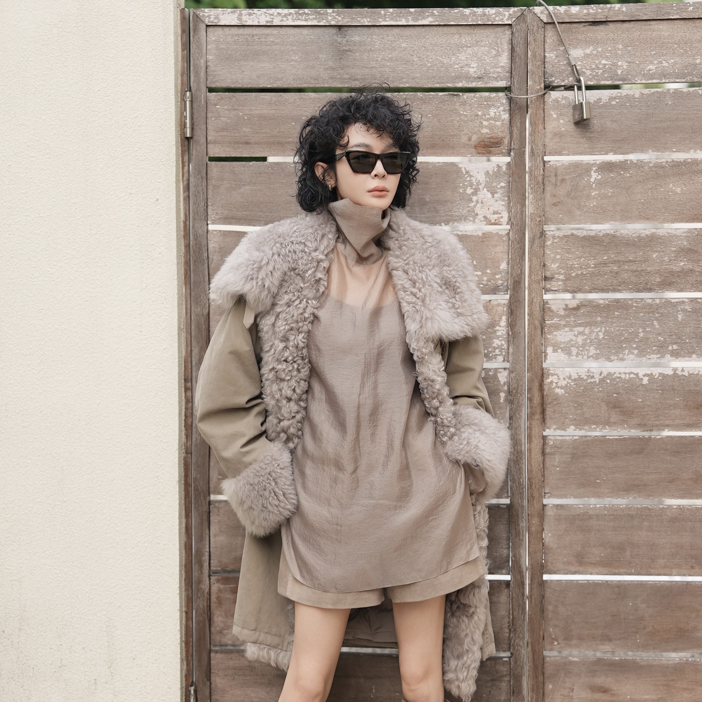 冰岛进口皮毛一体大翻领巴恩风鹅绒外套TW24055