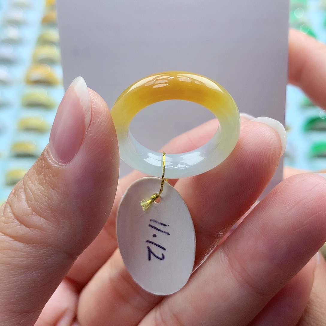 翡翠戒指未镶嵌1112圈