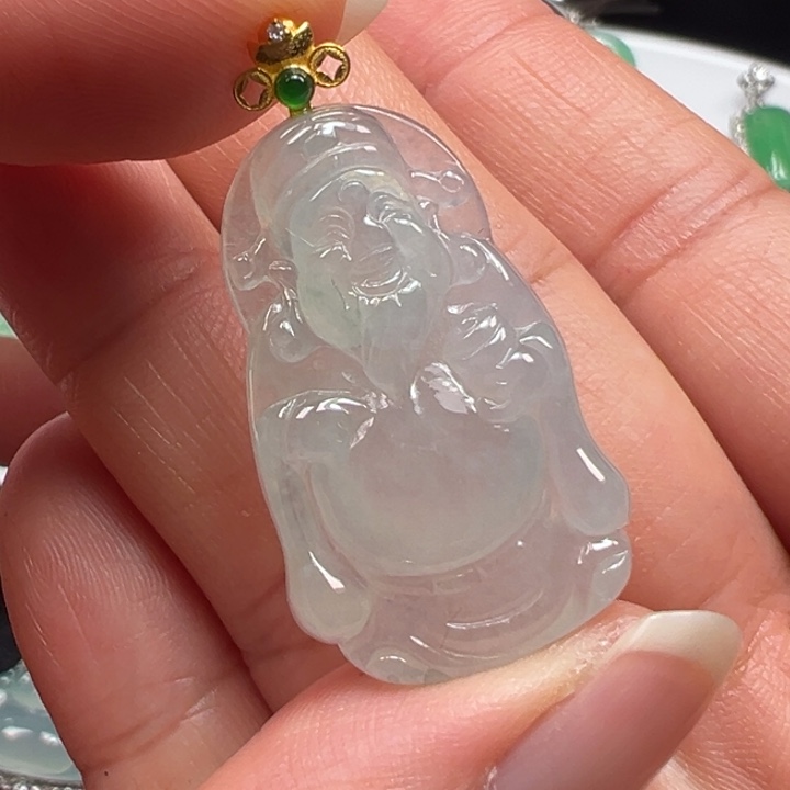 翡翠18K金镶嵌颈饰吊坠