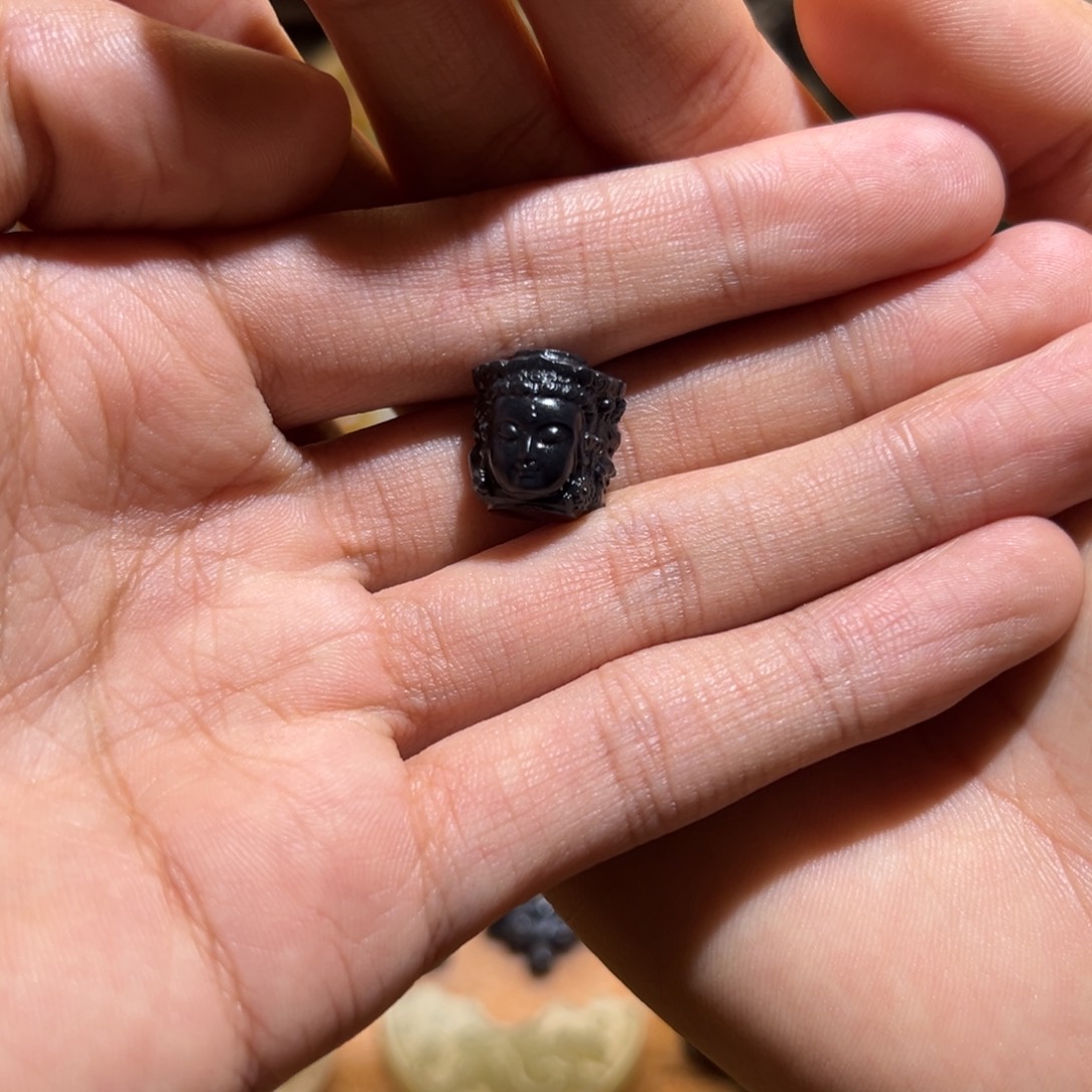 锦***鲤和田玉未镶嵌挂件