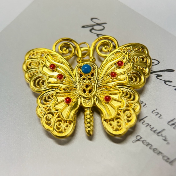 足金饰品/珐琅蝴蝶吊坠/1.77/1B5A0738/q