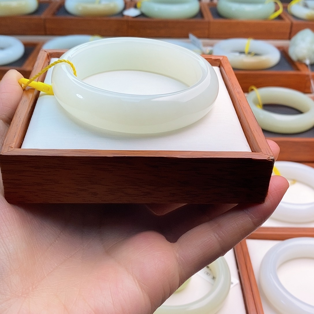 和田玉手镯56-57未镶嵌