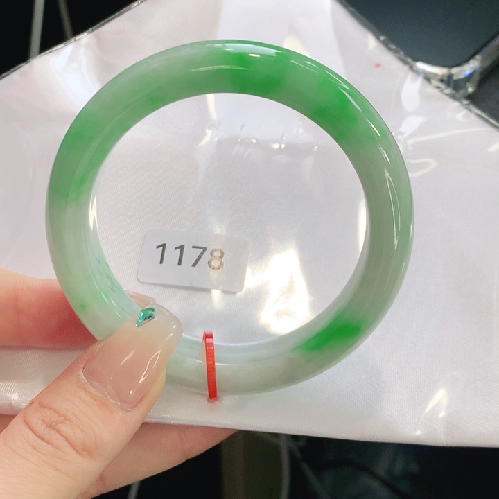 翡翠手镯未镶嵌天然翡翠手镯01