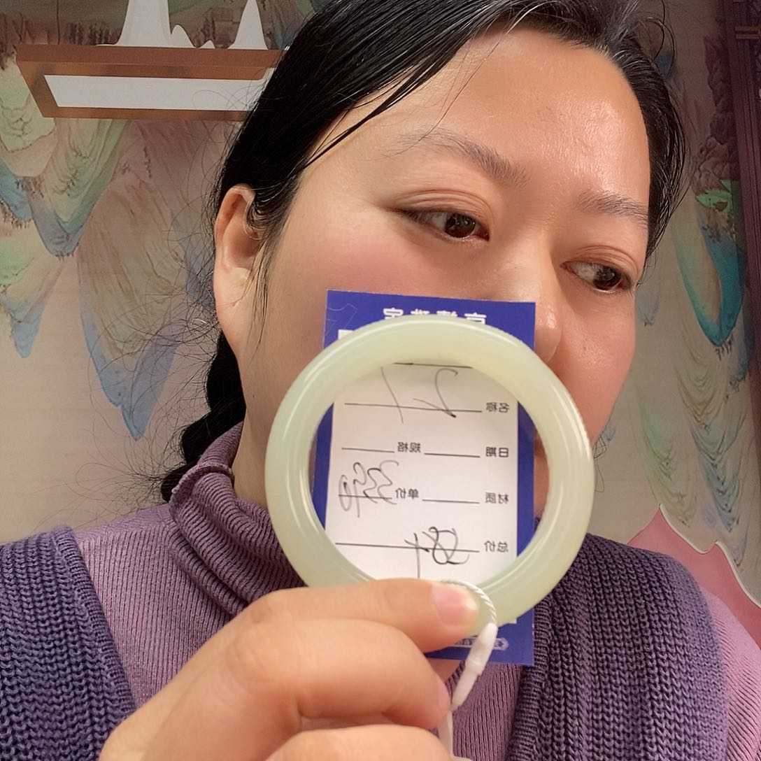 和田玉手镯未镶嵌淡***?