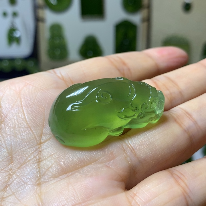 岫玉颈饰未镶嵌吊坠