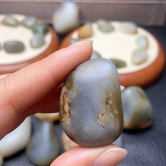 和田玉颈饰未镶嵌19