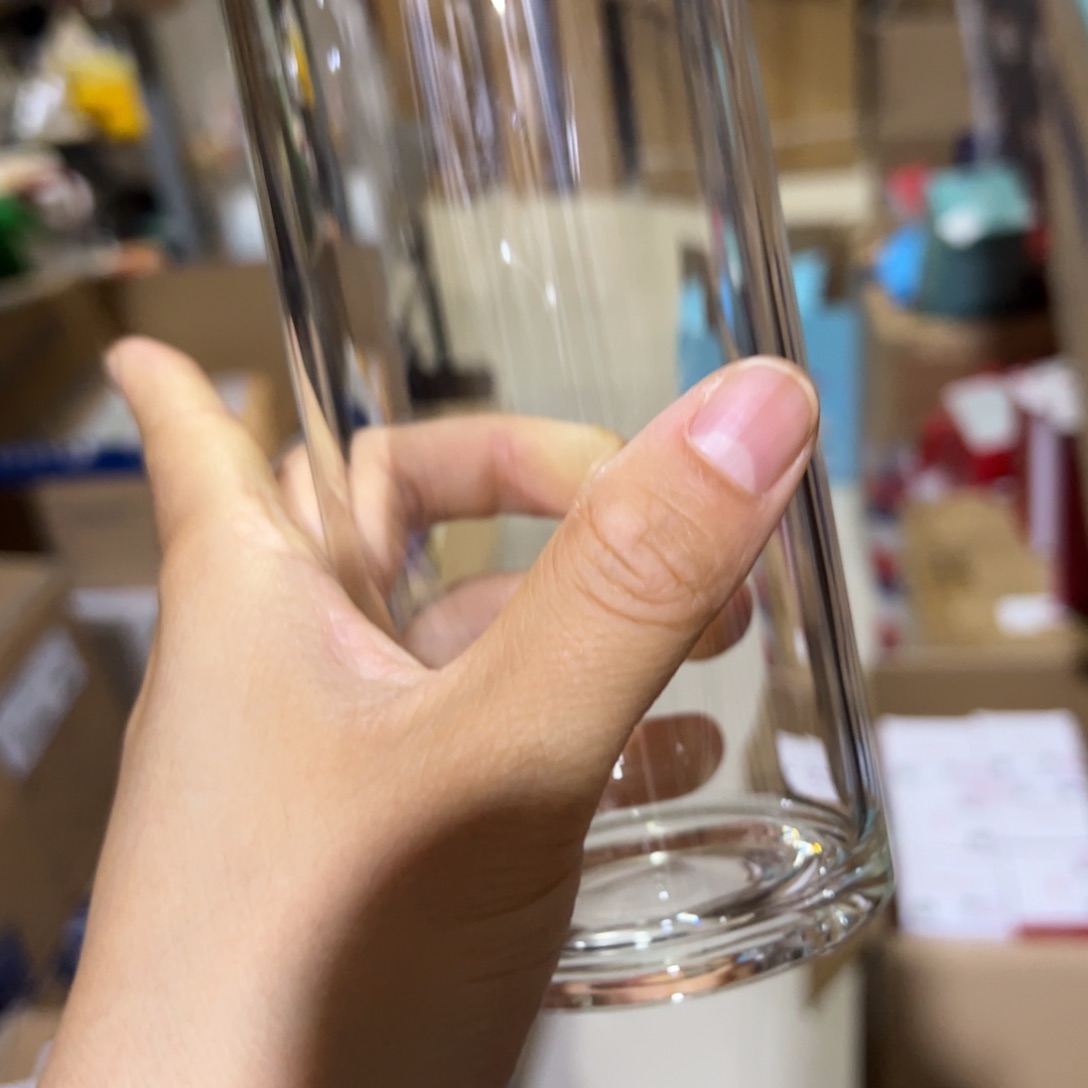 玻璃杯牛奶呗牛奶呗