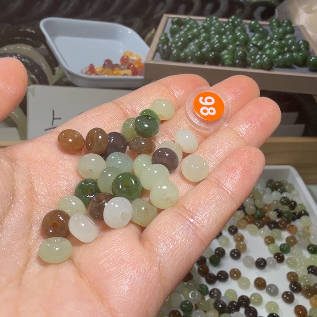 和田玉未镶嵌珠宝奇石