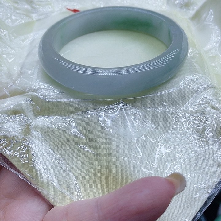 翡翠未镶嵌手镯手镯