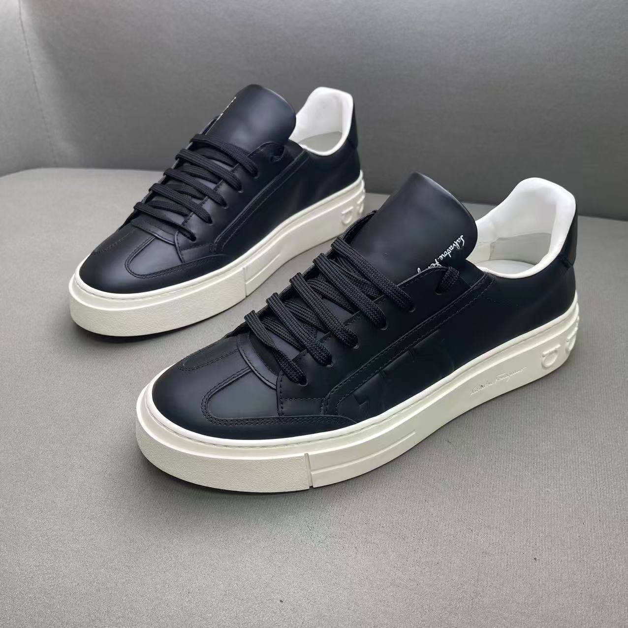 未使用 FERRAGAMO/菲拉格慕 黑色皮面大logo厚底板鞋 多尺码/全新