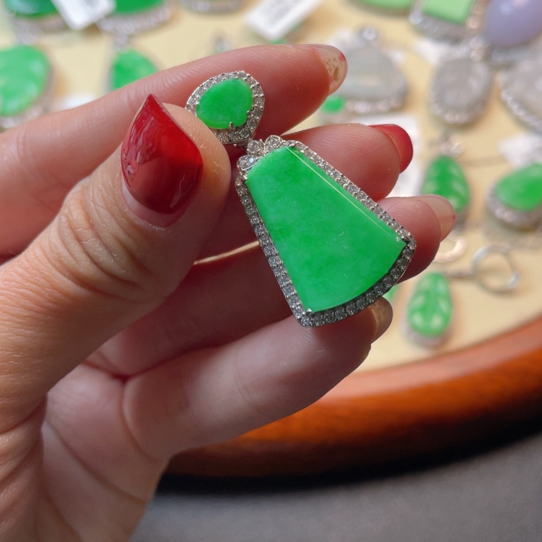 翡翠吊坠(不含链)银S925镶嵌 