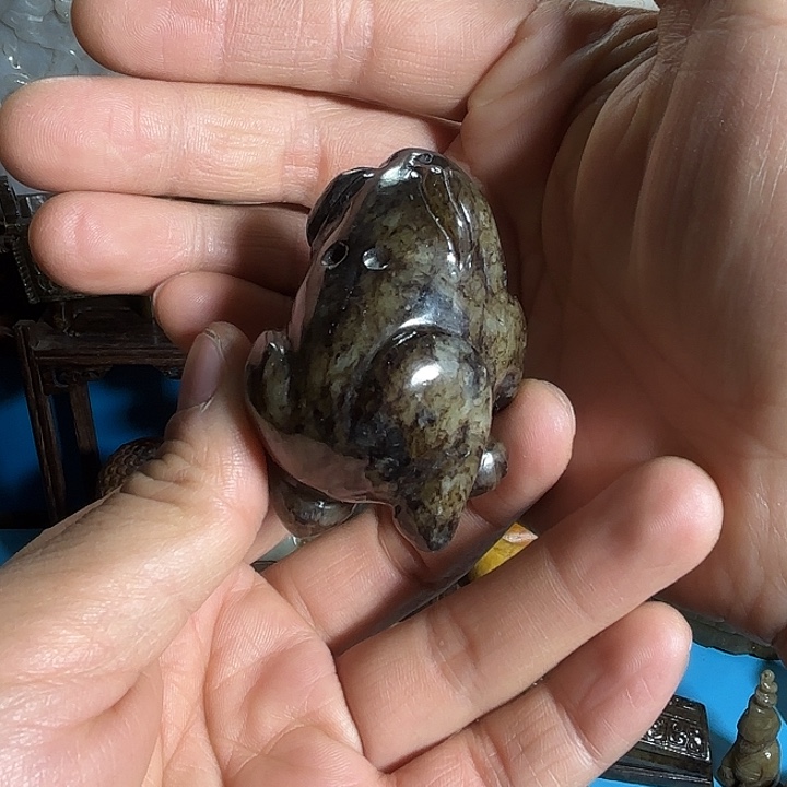 爽***蛙和田玉未镶嵌挂件