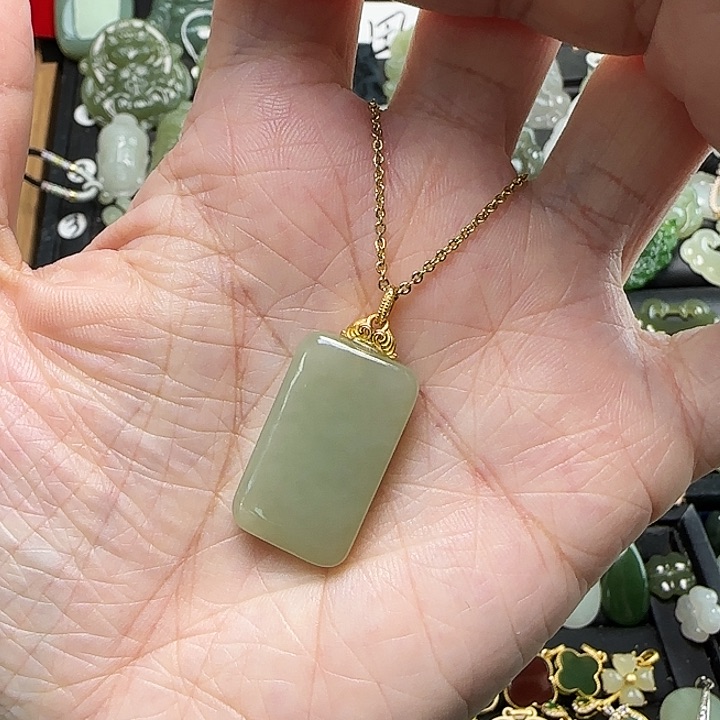 颈饰银S925镶嵌和田玉谁****爱