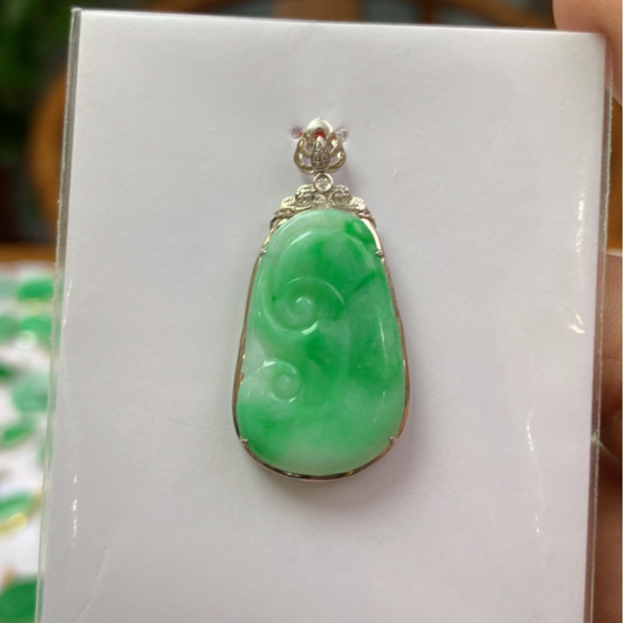 【闪购商品】翡翠颈饰18K金镶嵌翡翠