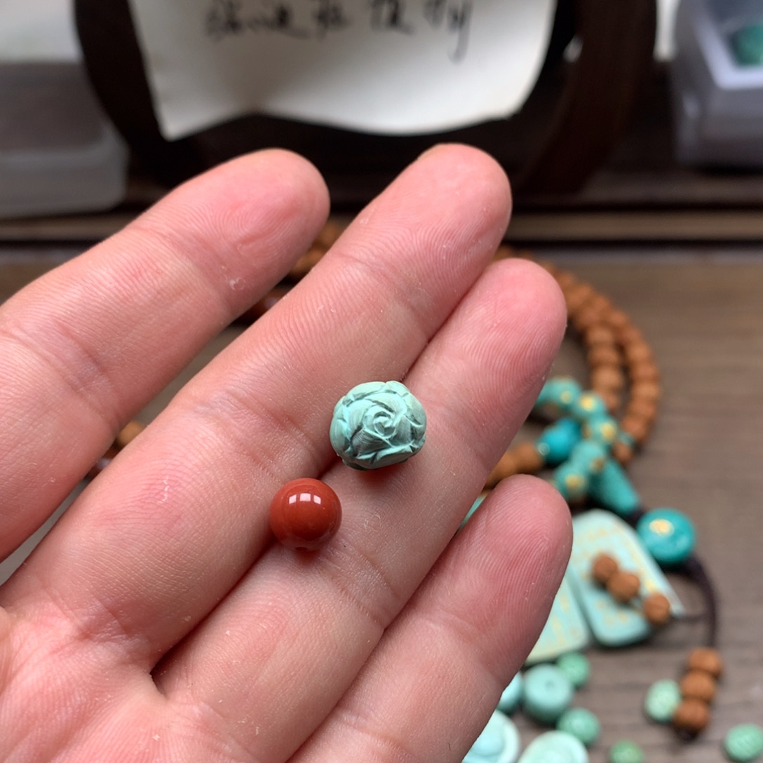 南红玛瑙未镶嵌雕刻