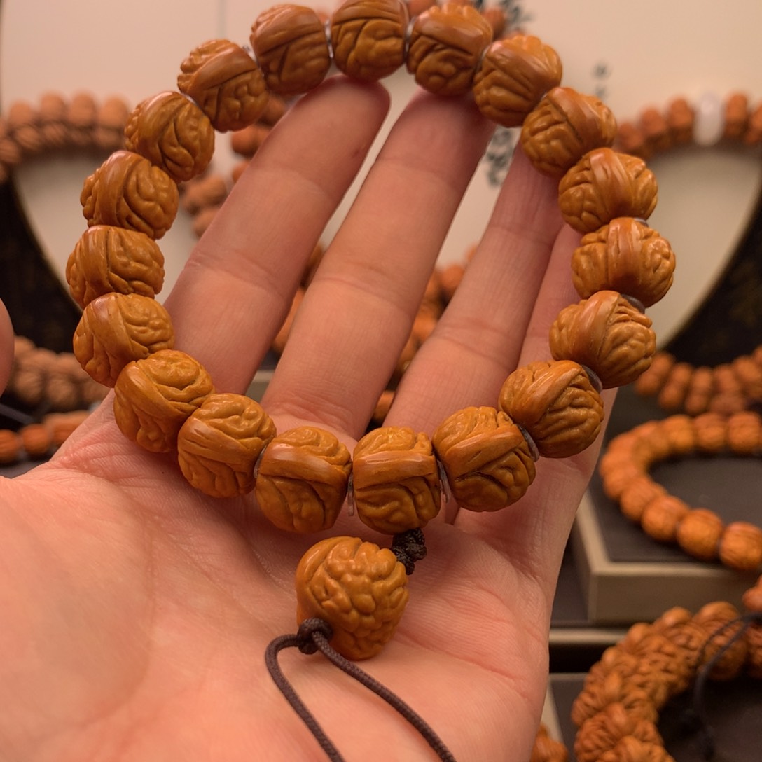 【闪购商品】桃核手串16藏满天星